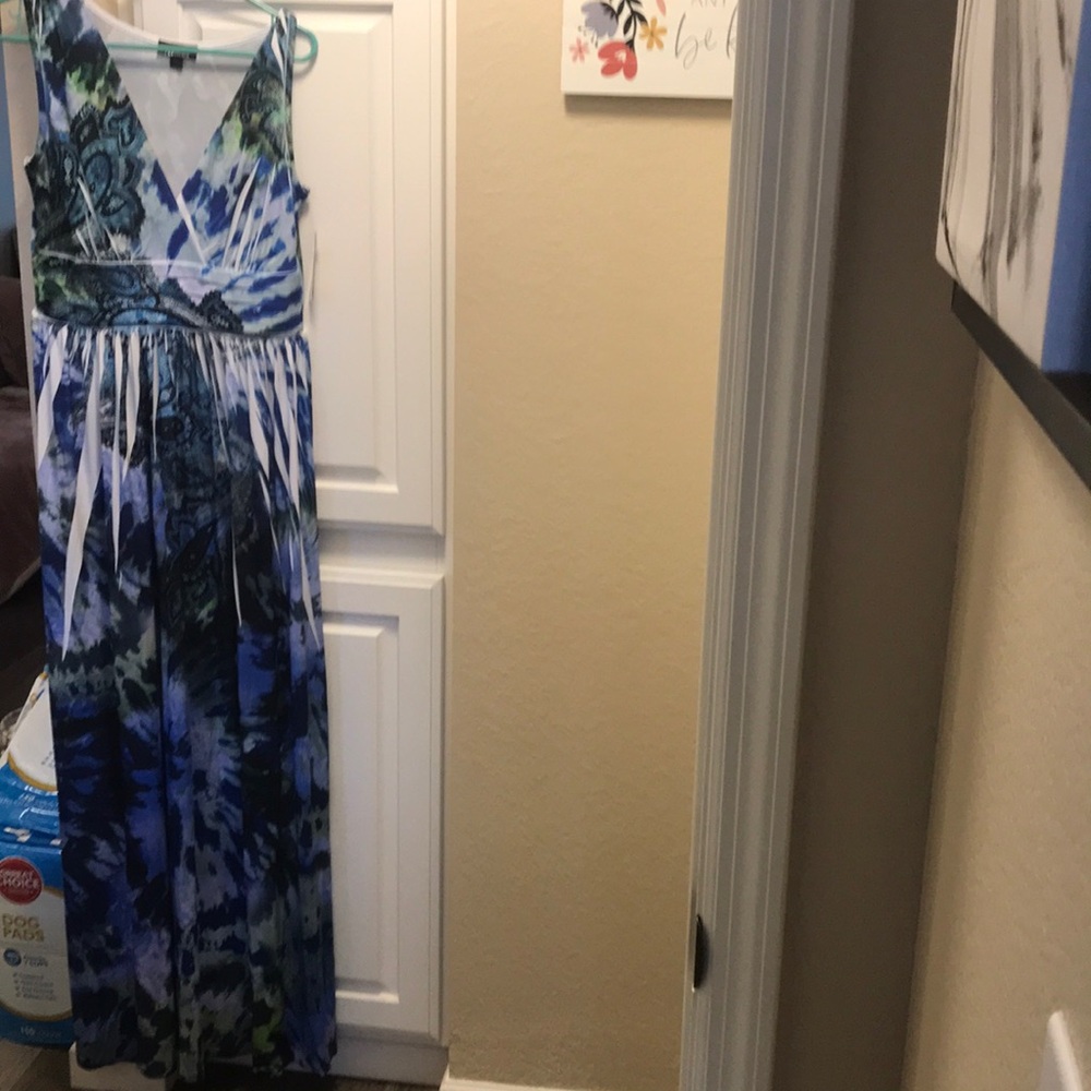 AB studio patterned v-neck maxi dress NWT